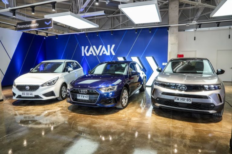 Kavak inaugura nuevo Centro de Experiencia en Macul con más de 500 autos seminuevos en exhibición