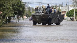 16 muertos y un centenar de desaparecidos deja intenso temporal en Argentina