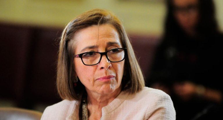 La dura carta de Nivia Palma, directora de TVN, que responde a críticas de expresidenta del canal: “No se trata de un mero tema de gestión y Anita lo sabe”