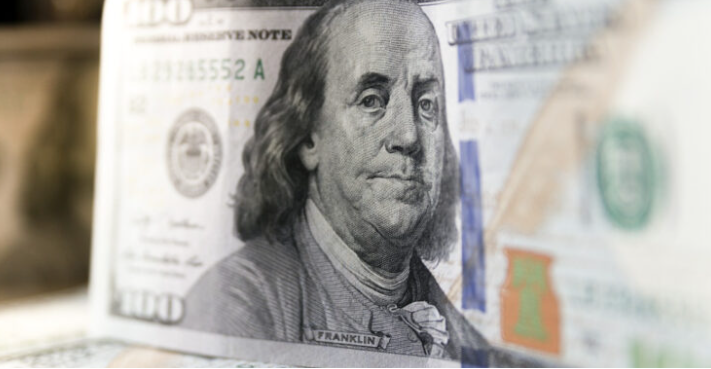 Dólar escala casi $10, fortalecido por el acuerdo entre EEUU y China sobre los aranceles