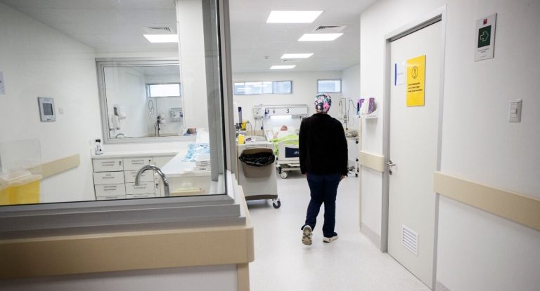 Presidente anuncia que depresión en menores de 15 años, cirrosis y consumo de tabaco se sumarán al AUGE y tendrán cobertura gratuita en clínicas y hospitales