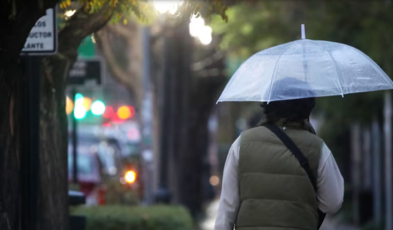 ¿Cuándo comienza a llover? Revelan la hora exacta en que llegará la lluvia a Santiago