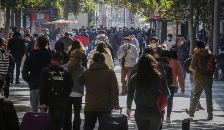 Estudio INE: La mitad de los chilenos ocupados percibió ingresos menores o iguales a $ 611 mil durante 2024