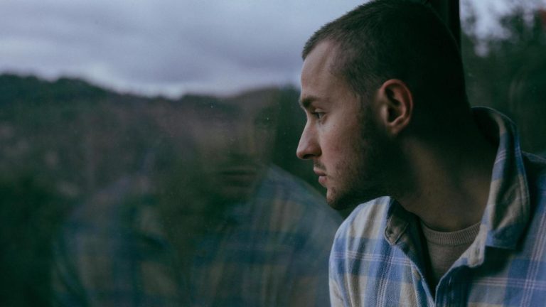 Invierno y salud mental: Consejos de cómo enfrentar el impacto del frío y la falta de luz