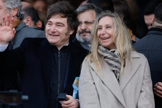 Escándalo sacude al gobierno de Milei: Realizan 15 allanamientos tras escándalo por presuntos sobornos en compra de medicamentos