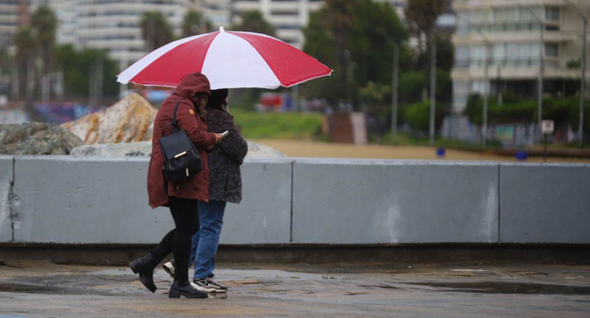 Desde Arica hasta Magallanes: abundantes lluvias marcarán el cierre del verano en varias regiones del país