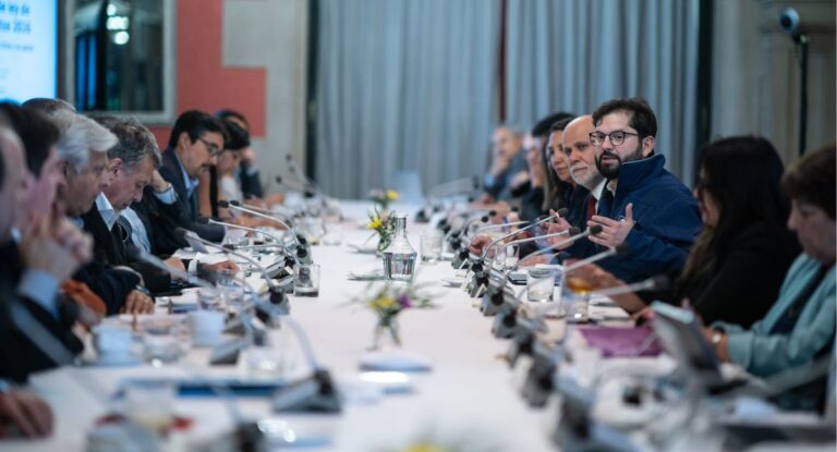 Con diputados, senadores, alcaldes y gobernadores: La Moneda cita a masivo cónclave progresista a días del cambio de mando