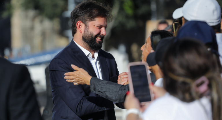 Asado con opción vegetariana: última cena de Boric con ministros y exautoridades será en La Florida y cuota de ingreso es de $65 mil