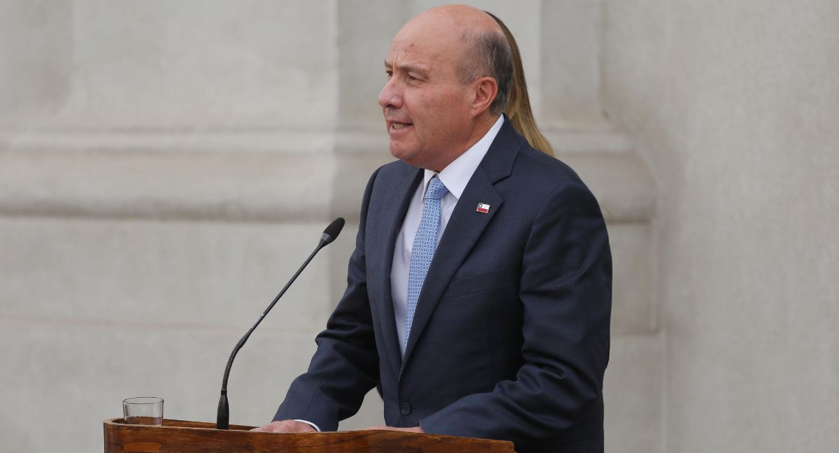 El listado de los ministerios más afectados por el millonario recorte impuesto por el Gobierno: en Educación equivale a la mitad del presupuesto de la Junaeb