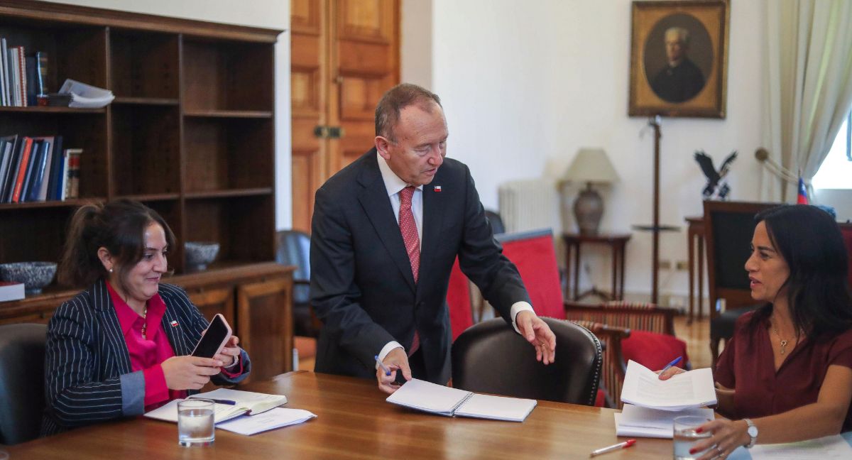 Desde migración a seguridad nuclear y cambios a las sociedades anónimas: los 20 proyectos de ley que el Gobierno puso en tabla con urgencia