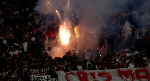 Colo Colo fue citado al Tribunal de Disciplina de la ANFP por los fuegos artificiales en el partido frente a Huachipato: arriesgan multa económica