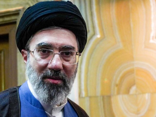 Nuevo líder supremo de Irán ordena mantener cerrado estrecho de Ormuz y anuncia venganza