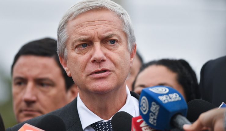 Kast pone término a traspaso con el Gobierno y afirma que Presidente Boric “le esbozó” situación del cable chino pero sin detalles