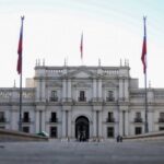 Casi $10 millones mensuales: Dipres fija sueldos que recibirán asesores y ministros del presidente Kast