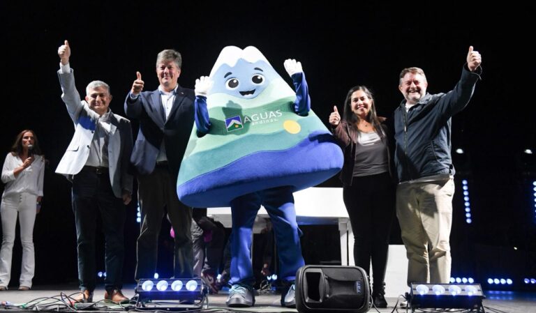 Aguas Andinas cierra la Semana del Agua con masivo evento «Mapocho Ciudadano» y celebra 16 años del saneamiento del río