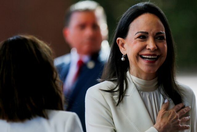 María Corina Machado pide que Chile ayude a sus compatriotas a volver a su país”: “Son venezolanos de bien”