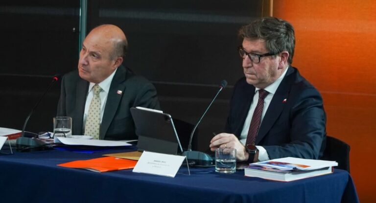 Ministro Quiroz tras junta de Codelco: “Vemos con preocupación el futuro de la compañía. Con preocupación y con atención”