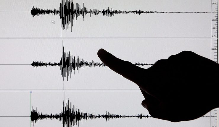 Terremoto de magnitud 7,4 sacude las costas de Indonesia y genera alerta de tsunami