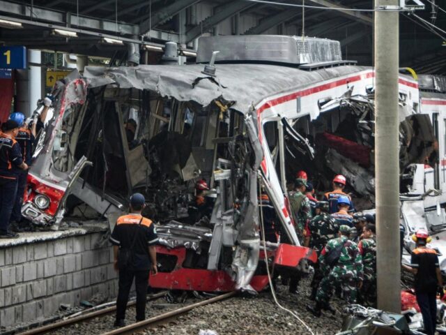 El saldo de muertes por el choque de dos trenes en Indonesia sube a 16, todas mujeres