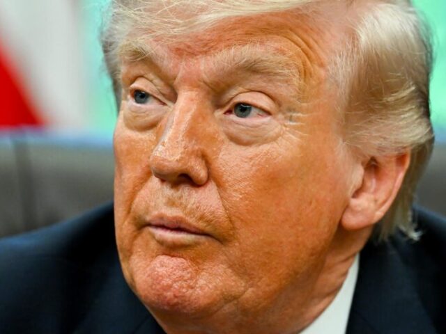 “Se están asfixiando como un cerdo relleno”: Trump advierte que bloqueo naval a Irán podría extenderse por meses y petróleo vuelve a subir