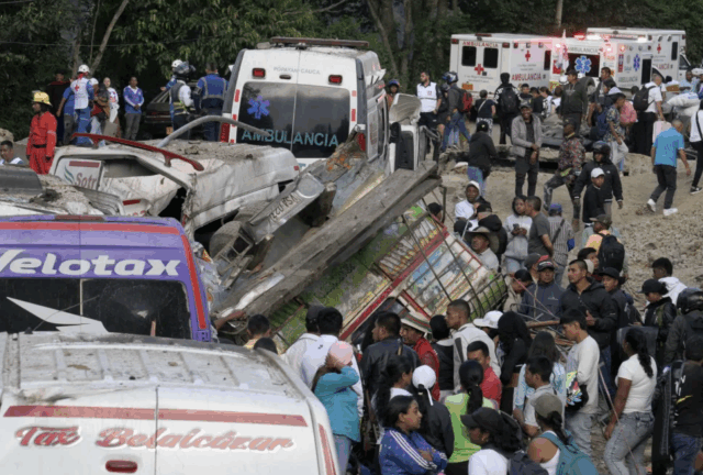 Colombia: Ataque con explosivos en carretera dejó al menos 20 fallecidos
