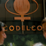 Un gerente despedido, ejecutivos amonestados y una denuncia ante Fiscalía: las medidas de Codelco tras detectar desviaciones en la producción de 2025