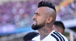 “Estoy tan acostumbrado que de verdad ahora me río”: La particular reflexión de Vidal tras su convulsionada semana en la previa del clásico ante la UC