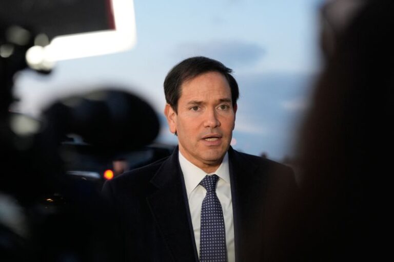 En medio de cruces con Trump, Marco Rubio viaja a Roma para reunirse con el papa León XIV y Meloni