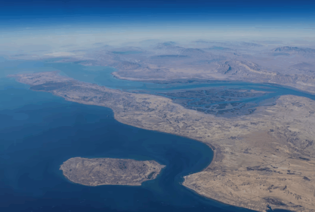 Irán prepara ley para controlar el tránsito en el estrecho de Ormuz y excluir a naves israelíes