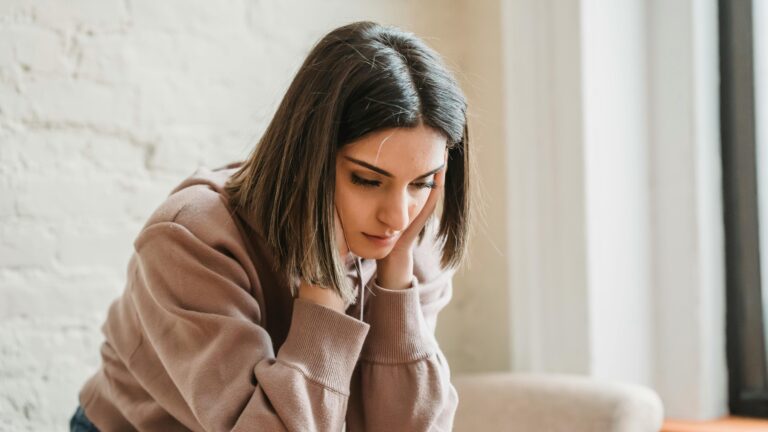 Estudio advierte que 1 de cada 5 mujeres presenta síntomas de depresión posparto en Chile