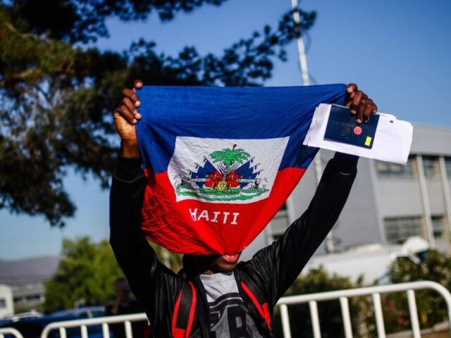 Parlamentarios oficialistas anuncian oficios y solicitan comisión investigadora por casos de eventual tráfico de niños haitianos