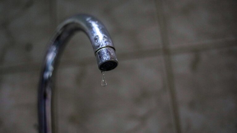 Aguas Andinas informó cortes de agua programados en comunas de la Región Metropolitana: ¿Dónde serán?