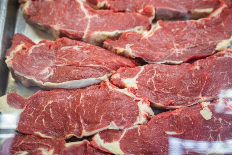 Roban más de dos toneladas de carne en Quinta Normal: Carabineros recuperó la carga en ocho minutos
