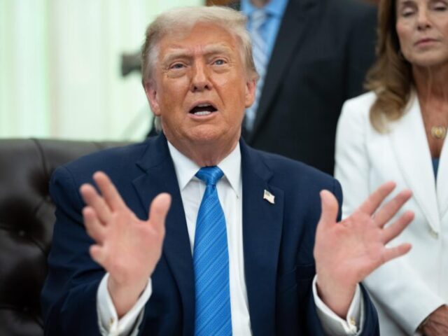 Donald Trump anuncia que este domingo se firmará el acuerdo con Irán para poner fin a la guerra