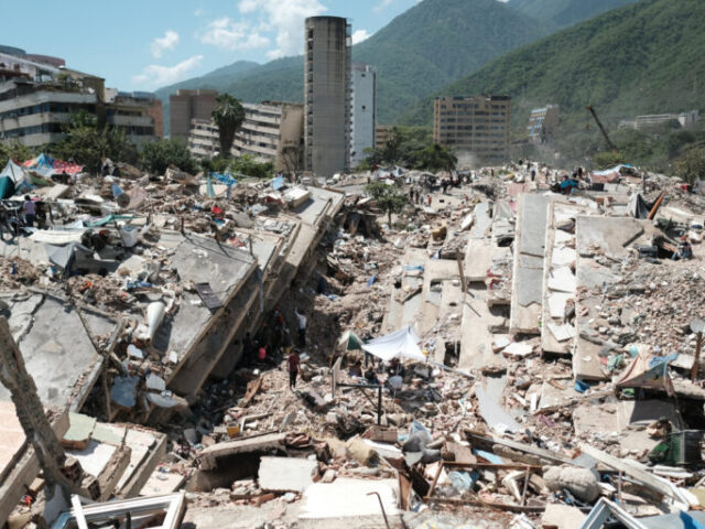 Se elevan a 3.685 los muertos por los terremotos en Venezuela