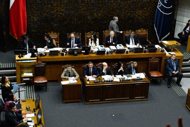 Con fórmula del PPD: Senado aprueba la invariabilidad tributaria tras intenso debate