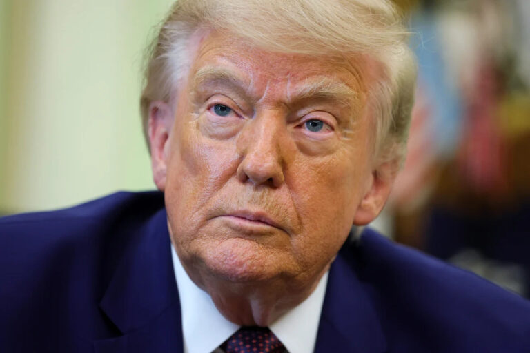 Trump declara ingresos de más de mil millones de dólares por criptos y su moneda “$TRUMP”