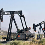 El petróleo brent sube casi un 10% y supera los 83 dólares tras el reinicio del bloqueo naval de EE.UU. a Irán
