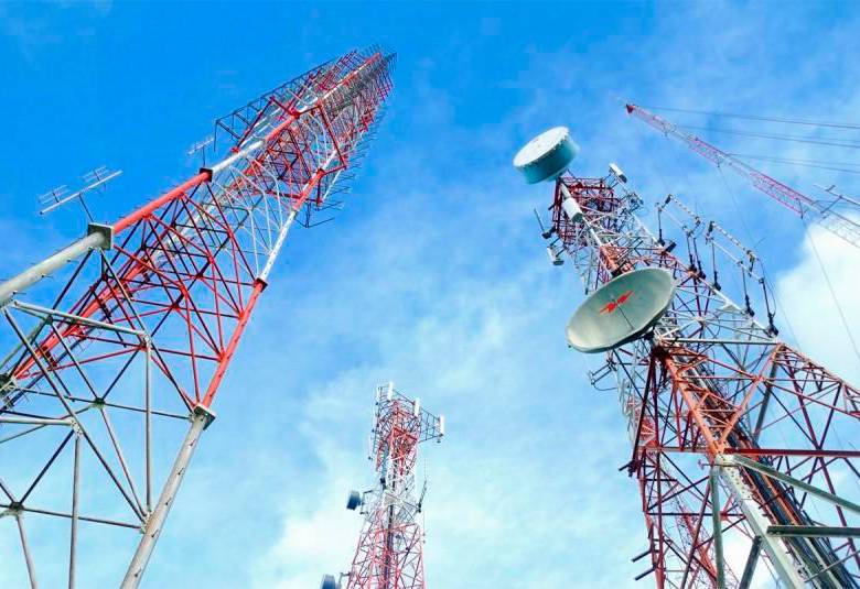 Subtel apunta a Claro y Telefónica por deuda de espectro y denuncia millonaria “toma digital” en contra del Estado