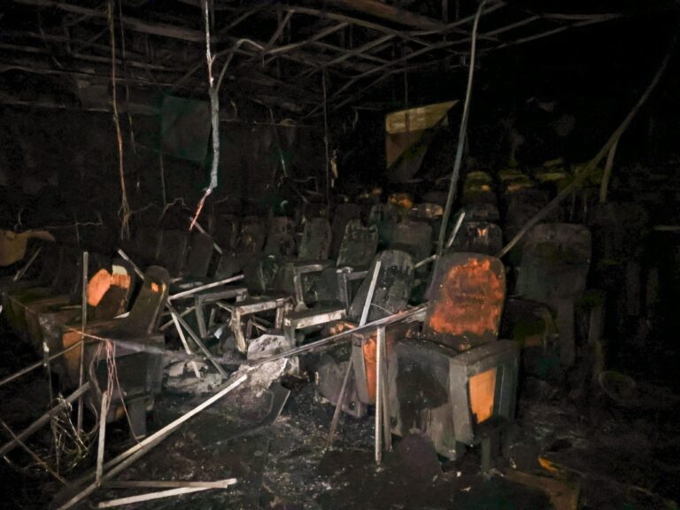 “Se quemó por completo” y “es imposible describir la pena y frustración”: Alcalde Vodanovic tras incendio en Teatro Municipal de Maipú en remodelación