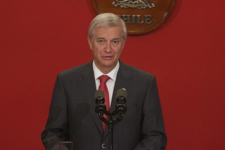 Presidente Kast reúne a ministros para definir el ingreso de Chile a la coalición contra cárteles de Trump